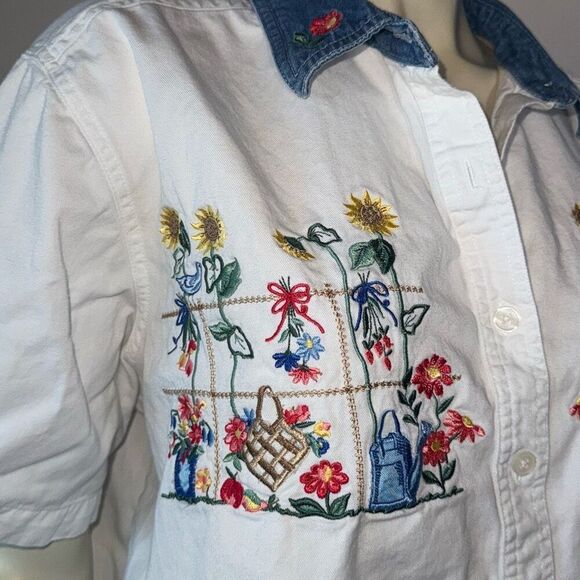 Vintage Bobbie Brooks White Embroidered Denim Button Down Shirt Jean Collar Flow - Picture 3 of 8